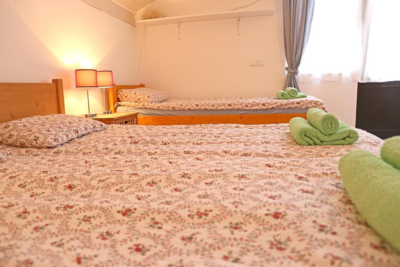 Apartments Mira Gornji Karin Luaran gambar
