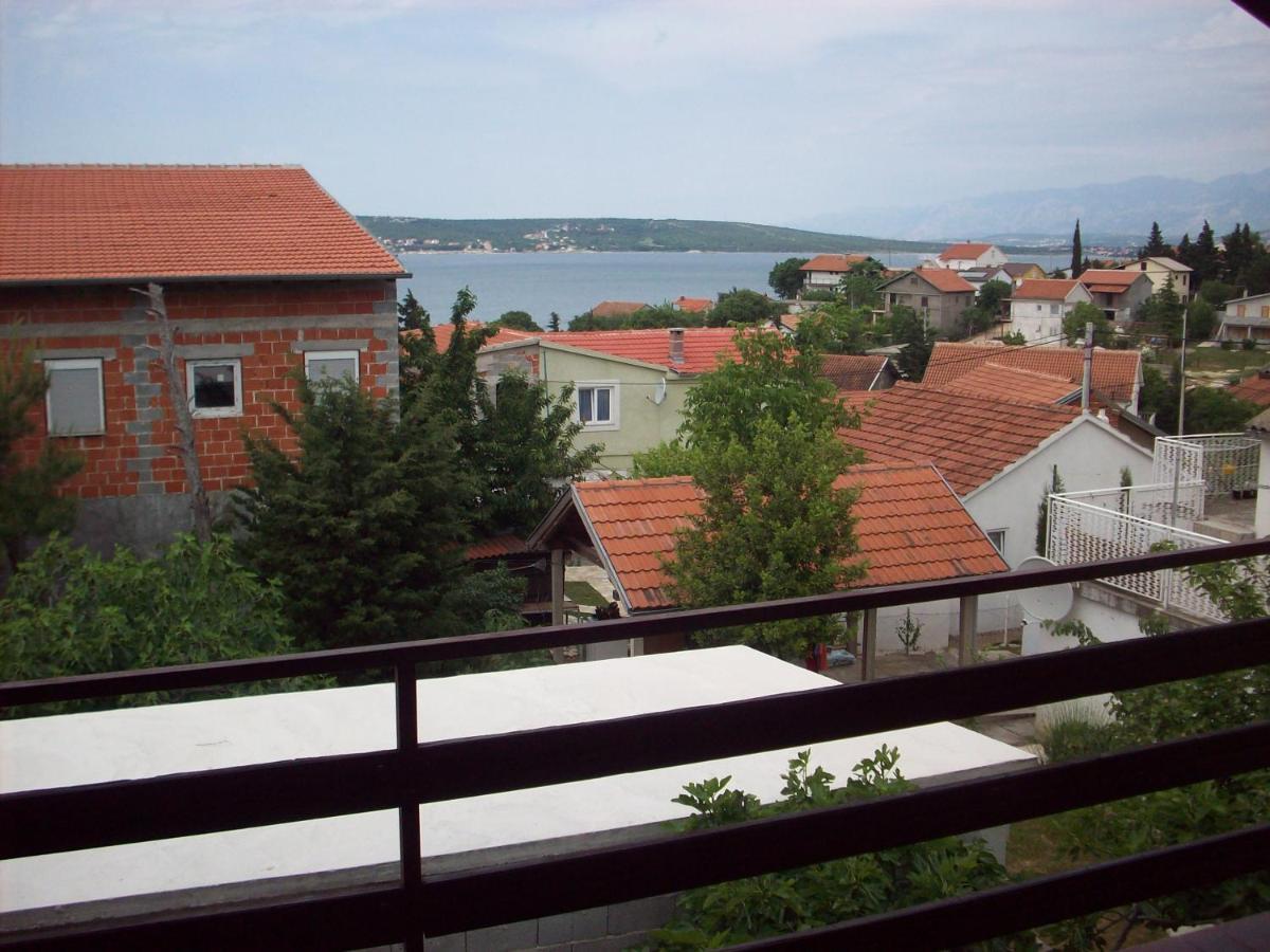 Apartments Mira Gornji Karin Luaran gambar