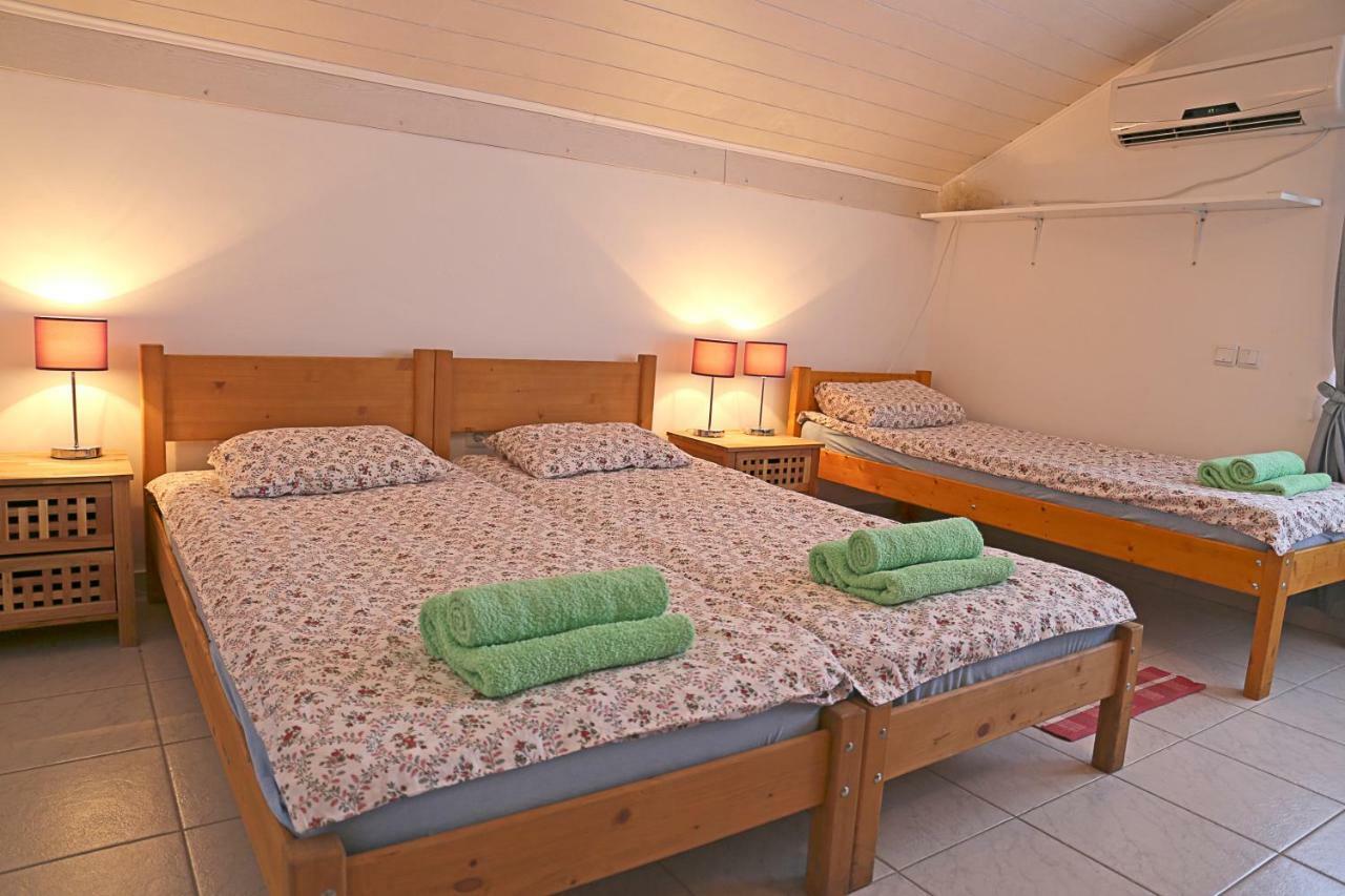 Apartments Mira Gornji Karin Luaran gambar