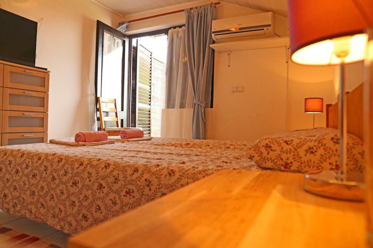 Apartments Mira Gornji Karin Luaran gambar