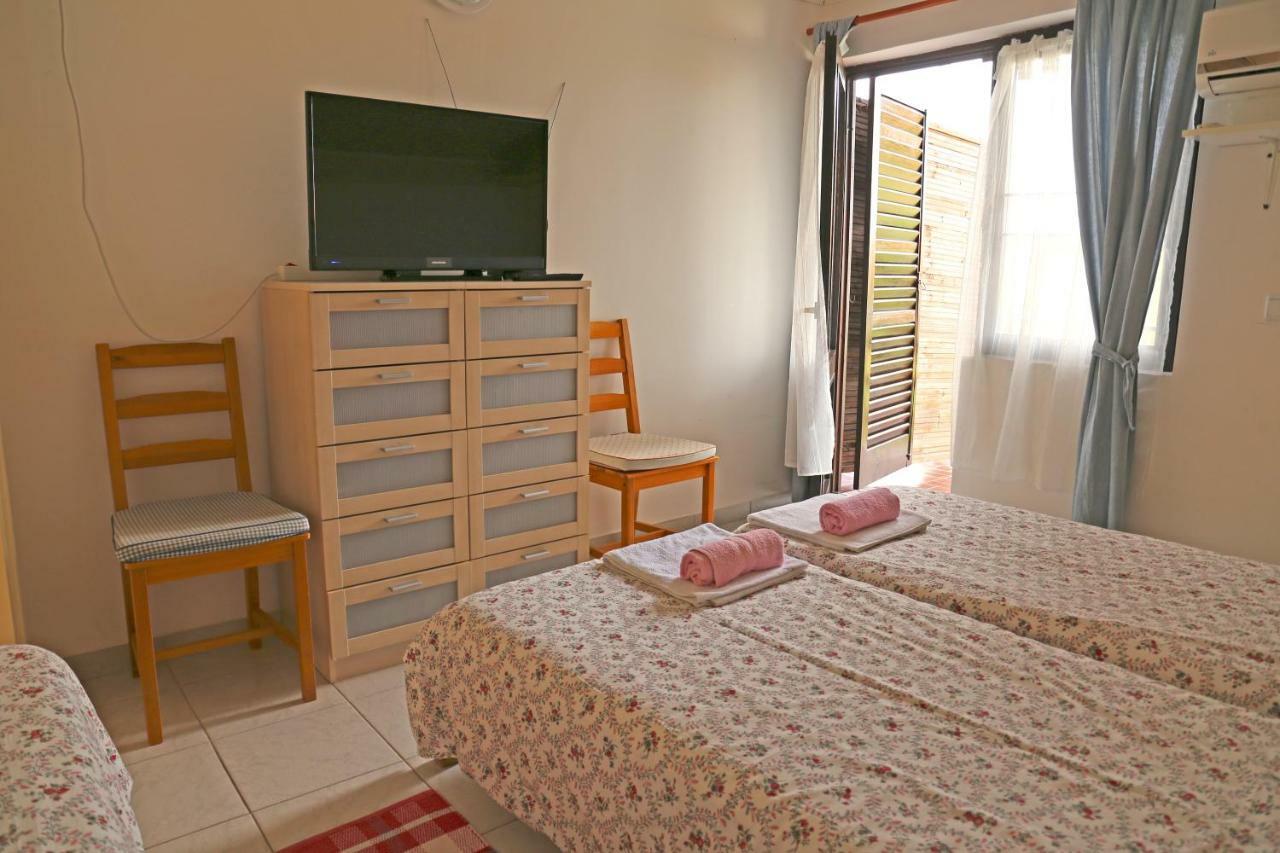 Apartments Mira Gornji Karin Luaran gambar