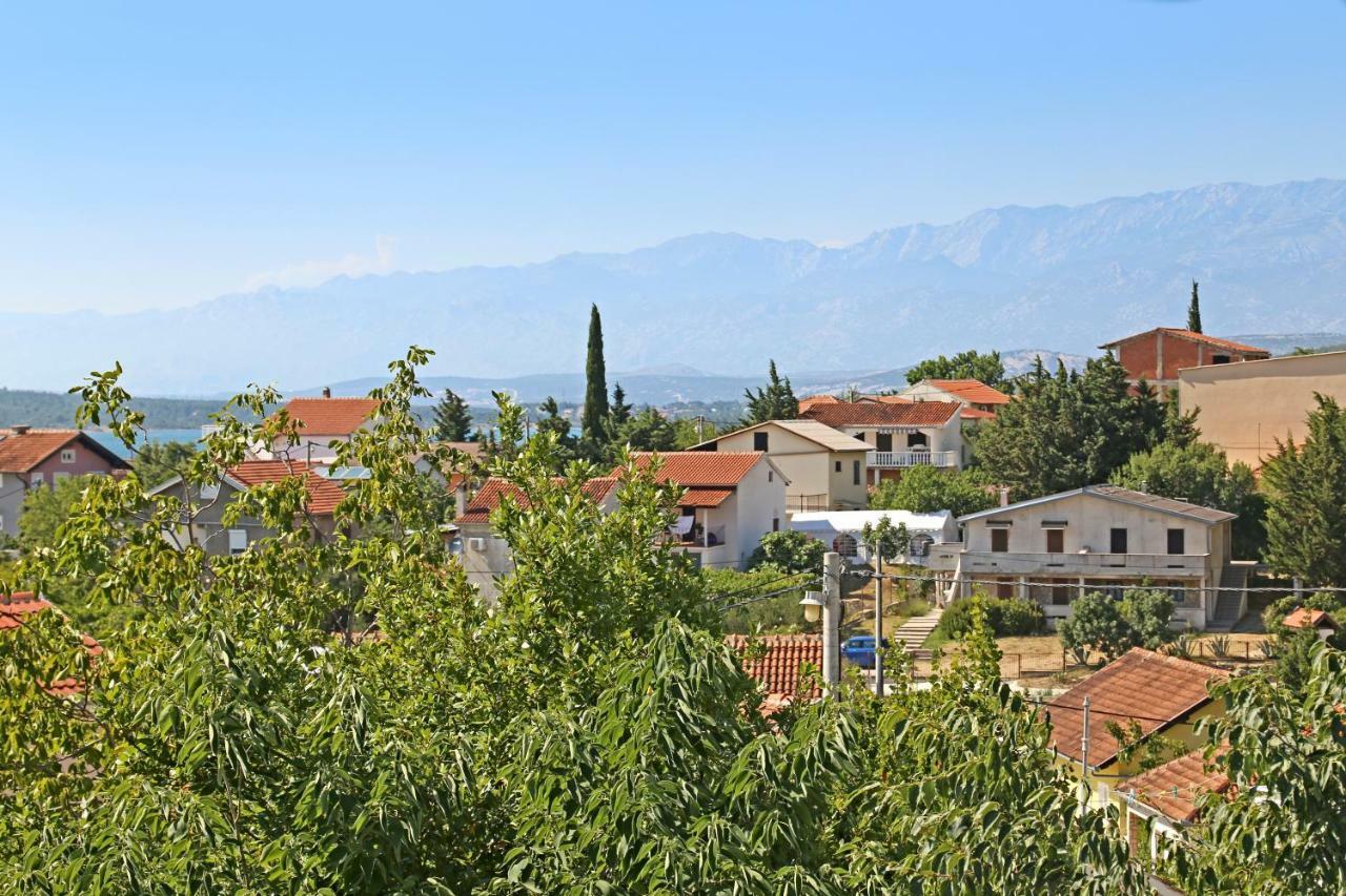 Apartments Mira Gornji Karin Luaran gambar