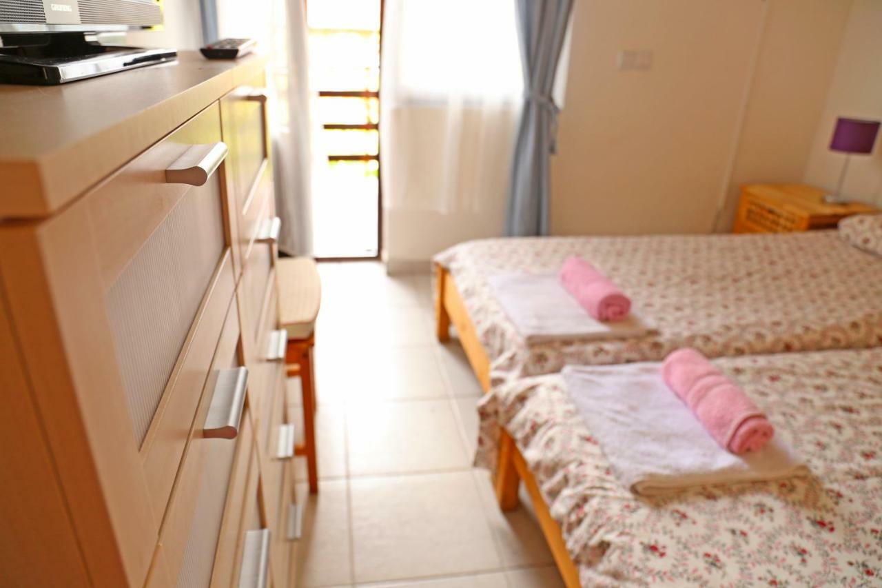 Apartments Mira Gornji Karin Luaran gambar